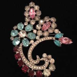 SOLD in trunk sale Vintage Weiss rhinestone pin